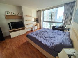 1 Bedroom Apartment for rent at The Rajdamri, Pathum Wan