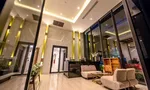 Rezeption / Lobby at วีว่า ป่าตอง