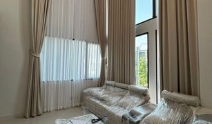 3 Bedrooms House for sale in Suan Luang, Bangkok Baan Klang Muang CLASSE Sukhumvit 77