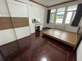 3 Bedroom Apartment for rent at Aree Mansion, Khlong Tan