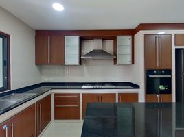 3 Schlafzimmer Appartement zu vermieten im Govind Tower, Khlong Toei Nuea