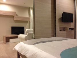 1 спален Квартира на продажу в The Room Sukhumvit 21, Khlong Toei Nuea