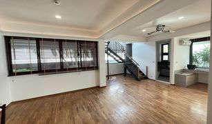 4 chambres Appartement a vendre à Thung Mahamek, Bangkok Praphai House