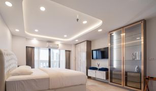 1 Bedroom Condo for sale in Si Lom, Bangkok Nusa State Tower Condominium