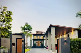 5 bedroom Villa for sale in Chiang Mai, Thailand
