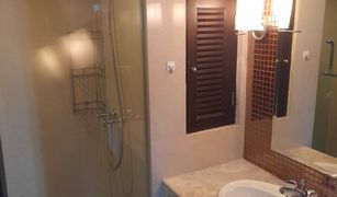 Khlong Toei, ဘန်ကောက် Lake Green Condominium တွင် 2 အိပ်ခန်းများ ကွန်ဒို ရောင်းရန်အတွက်