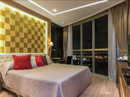 2 спален Кондо в аренду в Sky Walk Residences, Phra Khanong Nuea