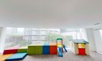 Indoor Kinderbereich at 15 Sukhumvit Residences