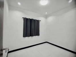 2 Schlafzimmer Villa zu verkaufen in Mueang Sakon Nakhon, Sakon Nakhon, That Choeng Chum, Mueang Sakon Nakhon, Sakon Nakhon