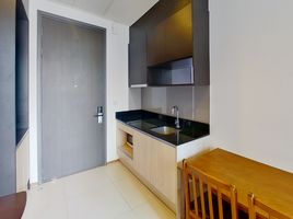 1 Schlafzimmer Wohnung zu vermieten im Edge Sukhumvit 23, Khlong Toei Nuea