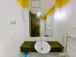 3 Schlafzimmer Appartement zu vermieten im Citi Smart Condominium, Khlong Toei