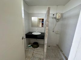 2 Schlafzimmer Wohnung zu verkaufen im Somphong Condotel, Na Chom Thian