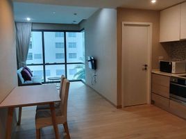 1 Schlafzimmer Appartement zu vermieten im The Room Sukhumvit 21, Khlong Toei Nuea