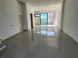 3 Bedroom Townhouse for sale at Eco Space Bangna, Bang Kaeo