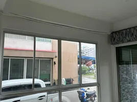 4 Schlafzimmer Shophaus zu vermieten in Chon Buri, Bang Lamung, Pattaya, Chon Buri