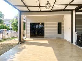 3 Bedroom Townhouse for sale at Modi Villa Pinklao-Wongwaen, Sala Klang, Bang Kruai, Nonthaburi