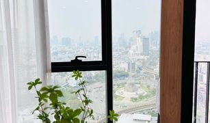2 Bedrooms Condo for sale in Thanon Phaya Thai, Bangkok Ideo Q Victory