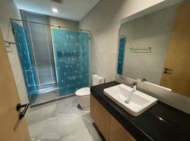 2 Schlafzimmer Appartement zu vermieten im Chern Residence, Khlong Tan Nuea