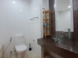 Studio Appartement zu verkaufen im Diamond Suites Resort Condominium, Nong Prue