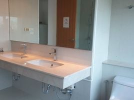 2 Bedroom Apartment for sale at The Royal Maneeya, Lumphini, Pathum Wan, Bangkok