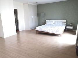 3 Schlafzimmer Appartement zu vermieten im Renova Residence Chidlom, Lumphini