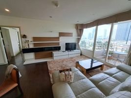 2 Bedroom Apartment for rent at Watermark Chaophraya, Bang Lamphu Lang