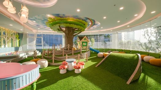 图片 1 of the Indoor Kids Zone at Supalai Riva Grande