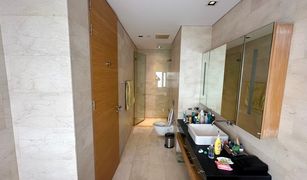 2 Bedrooms Condo for sale in Si Lom, Bangkok Saladaeng Residences