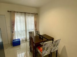 2 Schlafzimmer Reihenhaus zu vermieten im The Clover Townhome, Pa Daet, Mueang Chiang Mai
