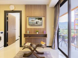 1 Schlafzimmer Wohnung zu verkaufen im Nai Harn Beach Condo, Rawai, Phuket Town