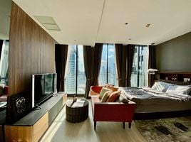 1 Bedroom Apartment for rent at Noble Ploenchit, Lumphini