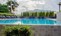 Фото 2 of the Communal Pool at NOON Village Tower III