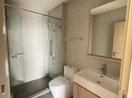 1 Bedroom Apartment for sale at Maru Ekkamai 2, Khlong Tan Nuea