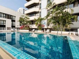 1 Bedroom Apartment for rent at Nantiruj Tower, Khlong Toei