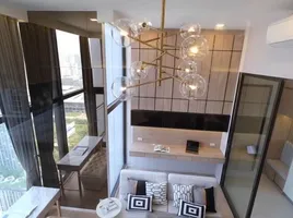 1 Bedroom Condo for sale at Chewathai Residence Asoke, Makkasan