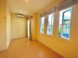 3 Bedroom Townhouse for rent at Golden Town Chaiyaphruek-Wongwaen, Sai Noi