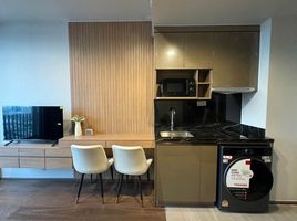 1 Schlafzimmer Appartement zu vermieten im Ideo Q Sukhumvit 36, Khlong Tan