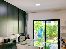 2 Bedroom Townhouse for sale at The Thamm Iconic Onnut - Motorway, Lat Krabang