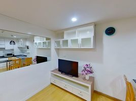 1 Schlafzimmer Appartement zu vermieten im Serene Place Sukhumvit 24, Khlong Tan