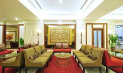 Фото 2 of the Rezeption / Lobby at Centre Point Hotel Pratunam