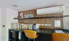 사진들 3 of the Library / Reading Room at Whizdom Punnawithi Station