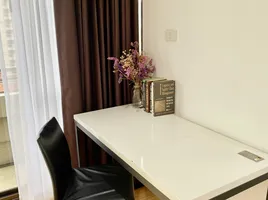 1 Bedroom Apartment for rent at Nantiruj Tower, Khlong Toei