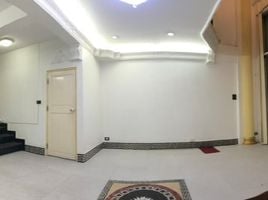 410 m² Office for rent in Assumption Cathedral, Bang Rak, Si Lom