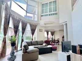 4 Schlafzimmer Haus zu verkaufen im Warabodin Rangsit Klong 3 , Lat Sawai, Lam Luk Ka
