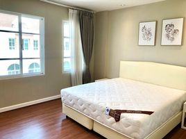 3 Schlafzimmer Reihenhaus zu vermieten im Plus City Park Lat Phrao 71, Lat Phrao