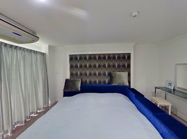 4 Bedroom Apartment for rent at Park Beach Condominium , Na Kluea