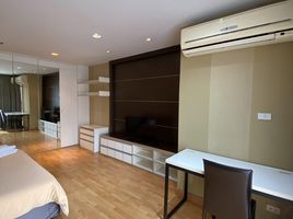 1 Schlafzimmer Appartement zu vermieten im Nantiruj Tower, Khlong Toei