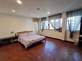 4 Bedroom Townhouse for sale in Khlong Toei Nuea, Watthana, Khlong Toei Nuea