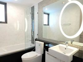 2 спален Кондо в аренду в Supalai Oriental Sukhumvit 39, Khlong Tan Nuea