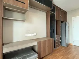 1 спален Кондо в аренду в Lumpini Place Ratchada-Sathu, Chong Nonsi, Ян Наща, Бангкок, Таиланд